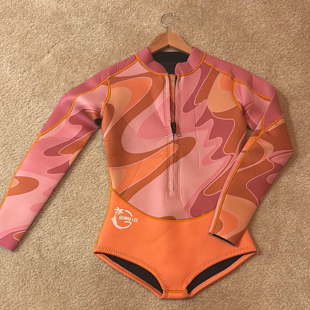 NWOT Gemma Lee Orange and Pink Wetsuit